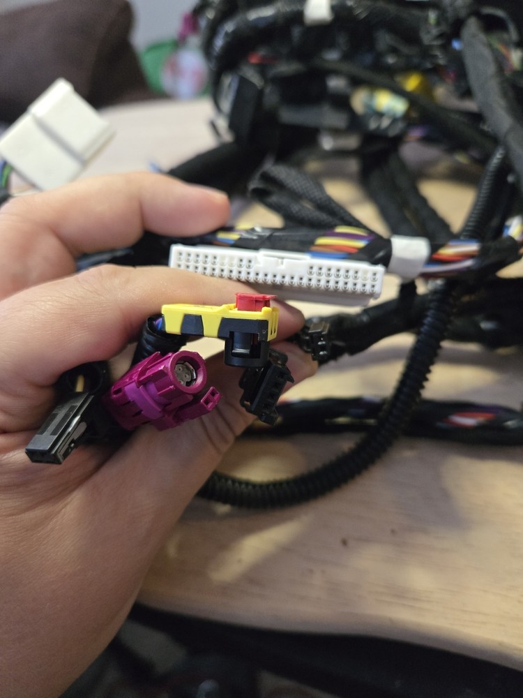 Tesla Model Y cables p2489040-02-D