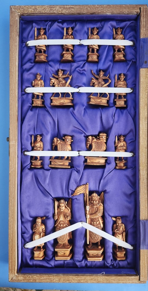 Vintage Hand Carved Chess Set Folding Chessboard Case China