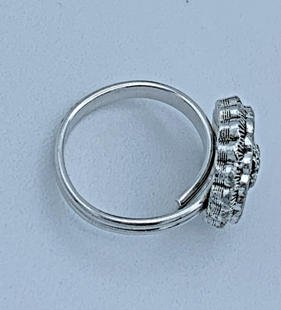Sarah Coventry Silver Tone Flower Ring Size 5 R191