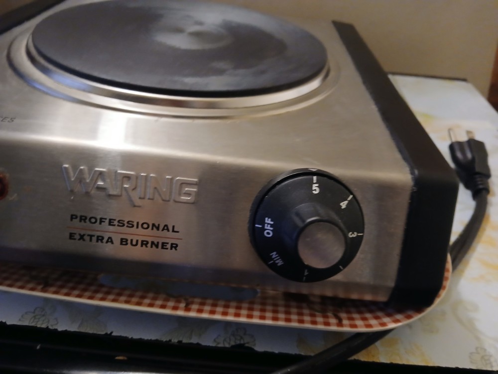 Waring WEB300 1300Watts Single Burner-Used