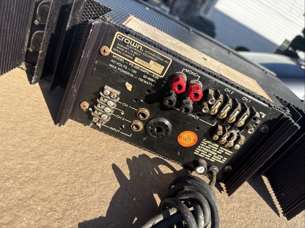 Crown PS-200 power amplifier Tested Works Has Some Cosmetic Issues