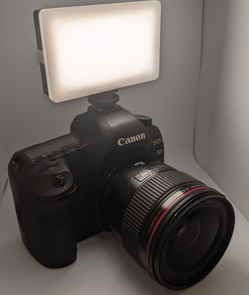 New In Box! Cube Photo/Video Conference Light Kit , With Tripod And Suction Cup