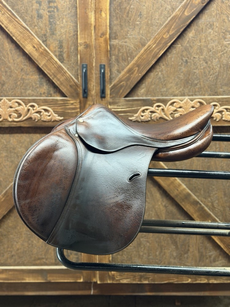 Antares Evolution Close Contact Jump Saddle 17" MW