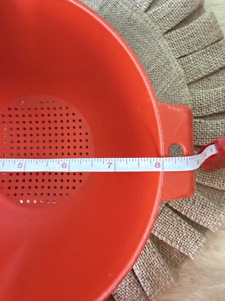 Tupperware #1523-2 Large Red/Orange 2 Quart Colander Strainer w/ Handle Vtg