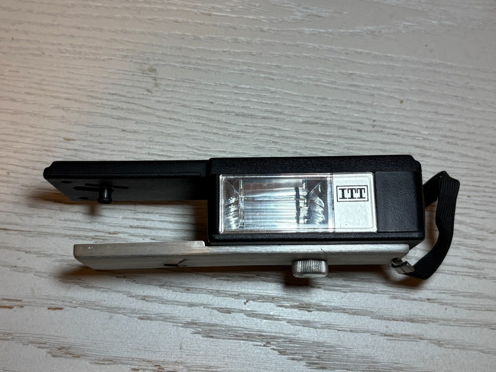Vintage ITT Magic Flash For Kodak Cameras Un Tested.
