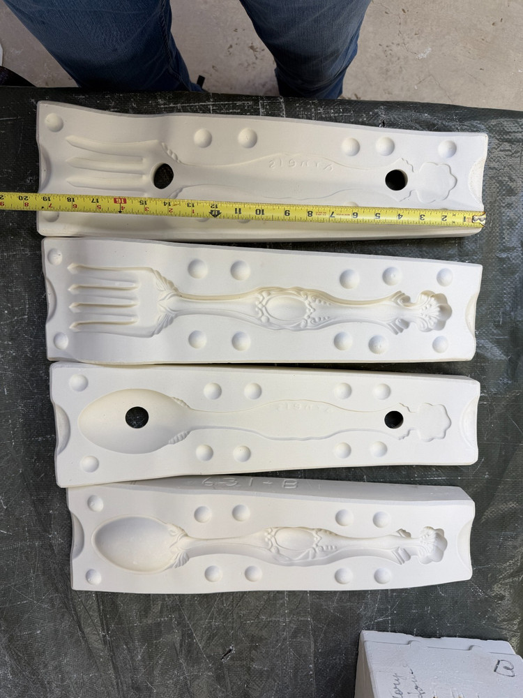 VINTAGE ARNEL'S CERAMIC MOLD #631 A & B FORK & SPOON