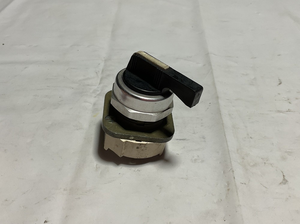 Allen Bradley Selector Switch #800T-H5