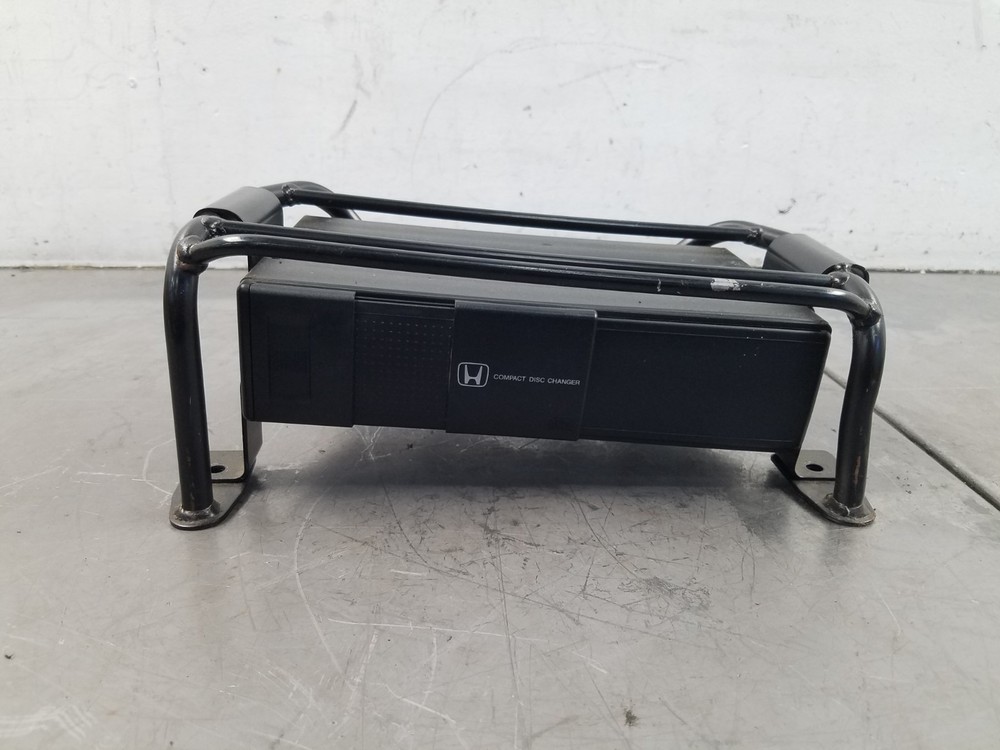 2003 Honda S2000 AP1 CD Changer #1411 E6