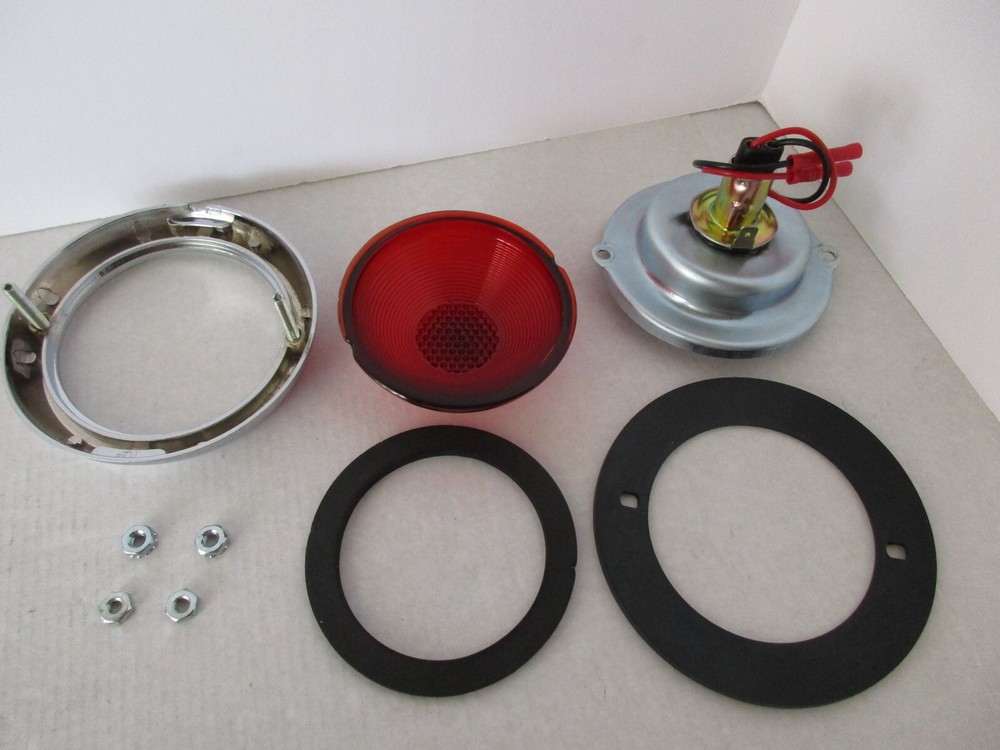 TAIL LIGHTS WITH MOUNTING PADS 1950 PONTIAC STYLE PAIR #8258