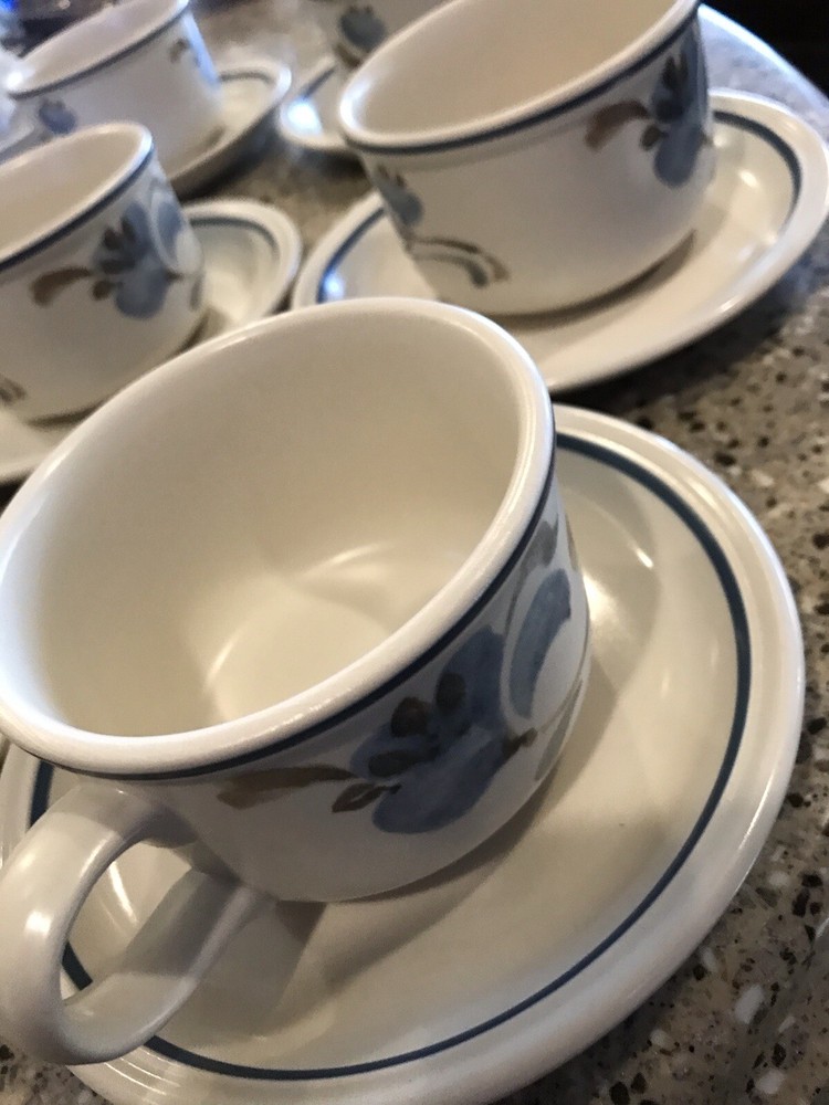 16 Pc Rare Johnson Bros Stoneware Sirroco Table Plus Cups & Saucers EC