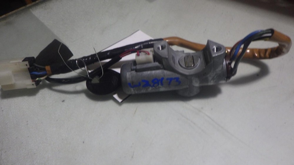 95 NISSAN PATHFINDER Ignition W/Key