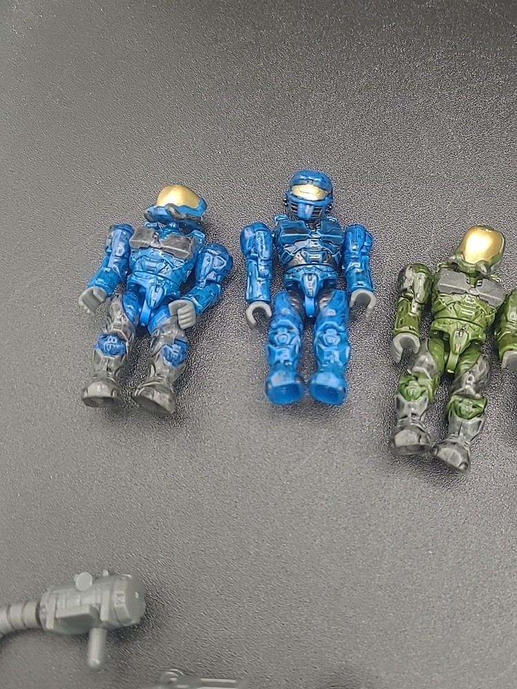 6x mega bloks halo figures with some accessories