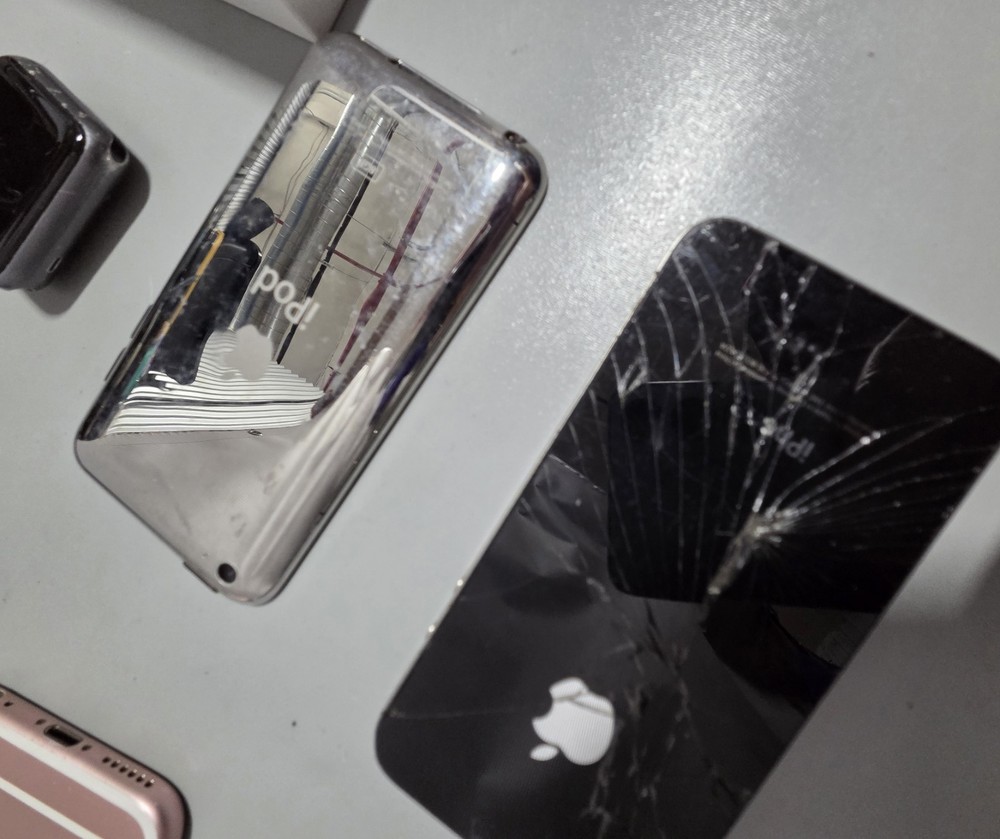 Apple Devices Set For Parts