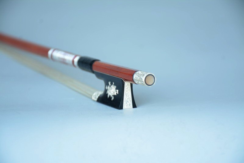 Master model!Special offer!A Pernambuco Violin 4/4 Bow,silver engraved mounted!