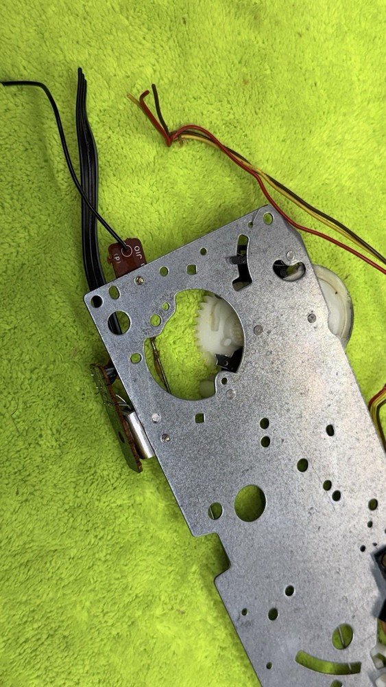 Genuine OEM Technics SL-D20 Turntable MAIN MECHANICAL ASSEMBLY AS PICTURED WORKS