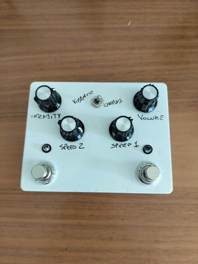 ELECTROVIBE, Univibe rotating speaker simulator, Chorus/Vibrato