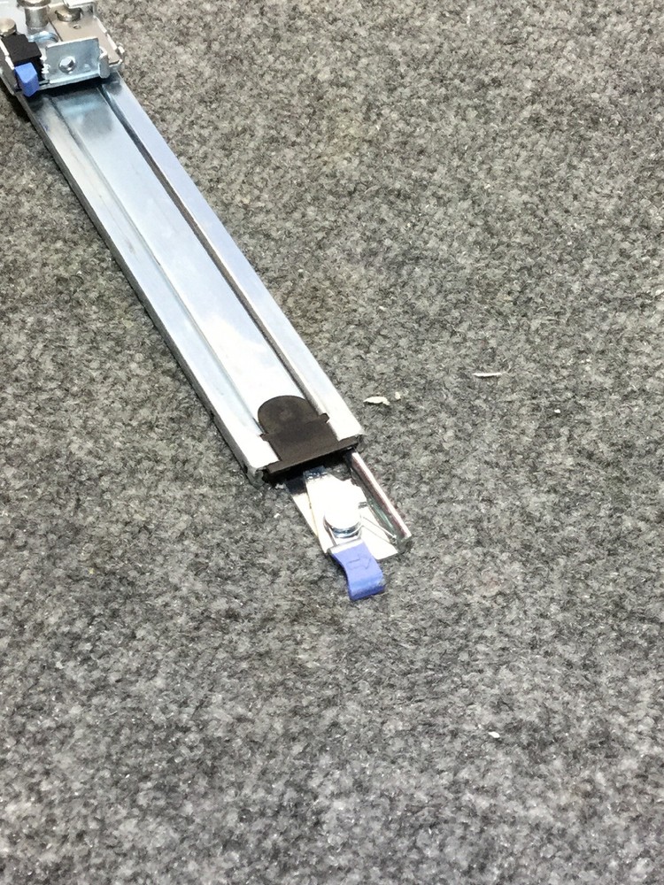 Dell PowerEdge 1950 1U Front Server Rapid Rail 0YY735 ONLY