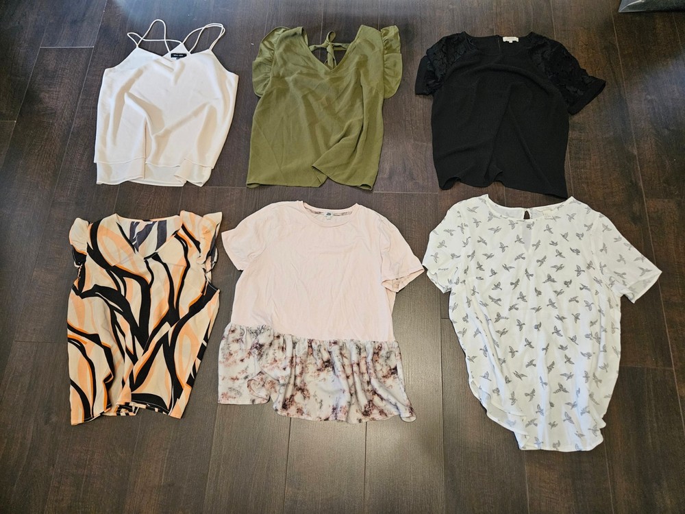 ⭐(no. 353) Ladies / Women Bundle Size 12  top  bundle