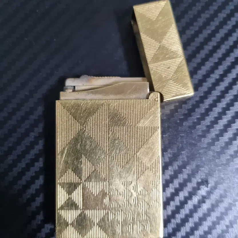 Dubon Luxury Gold Pattern Lighter Vintage Collectible
