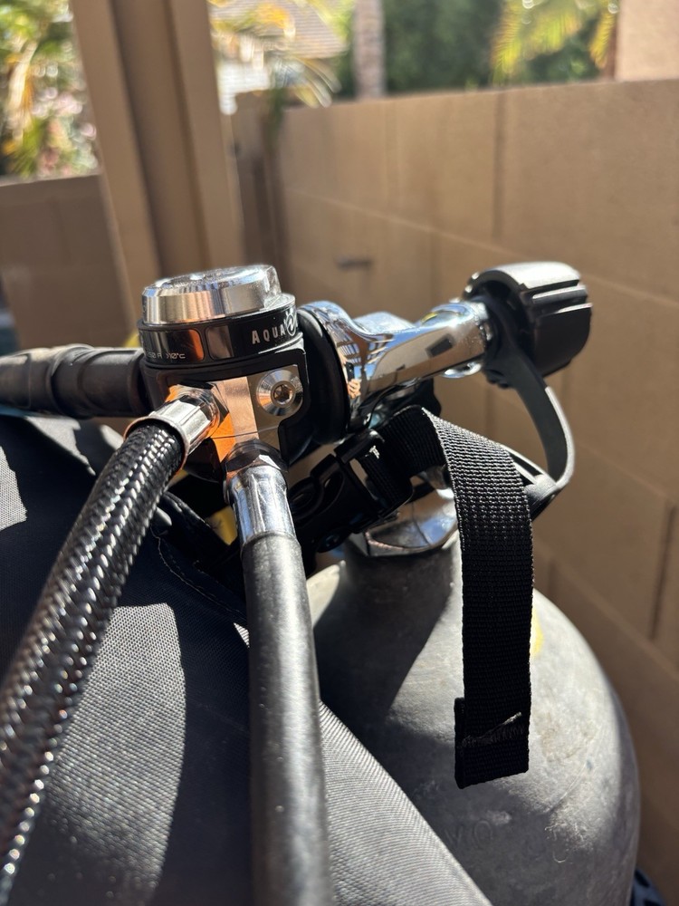 Aqua Lung Mikron Regulator with Octupus, Computer and SPG console SCUBA