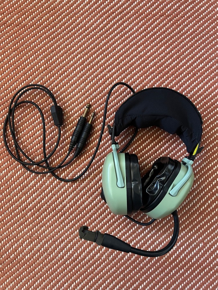 David Clark H20-10 aviation headset, great condition!