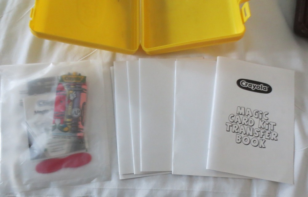 Crayola Classic Magic Card Kit + Storage box 2004 NWOT