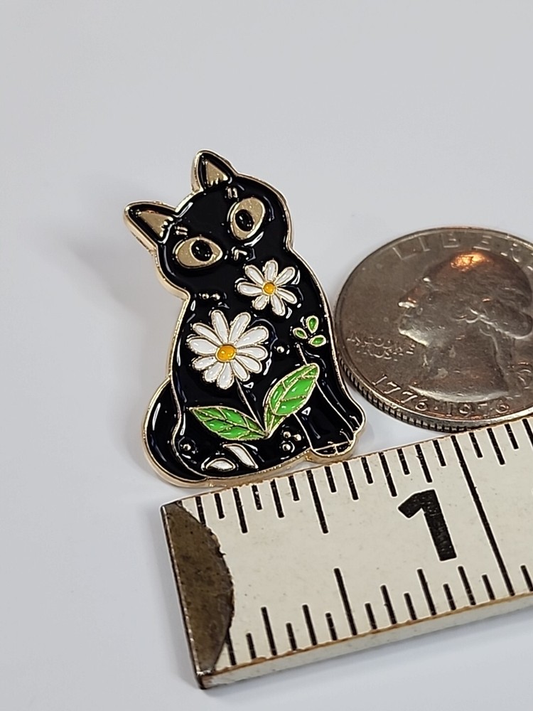 Black Cat with Daisies Lapel Pin