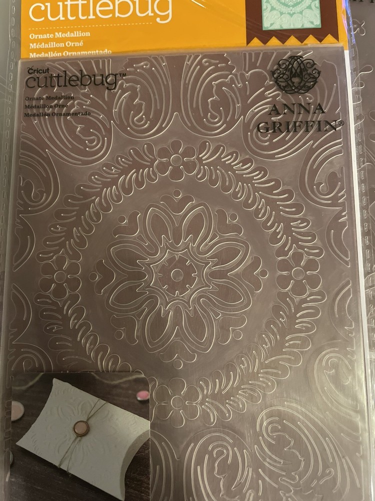Cricut Cuttlebug Anna Griffin Embossing Folder Ornate Medallion
