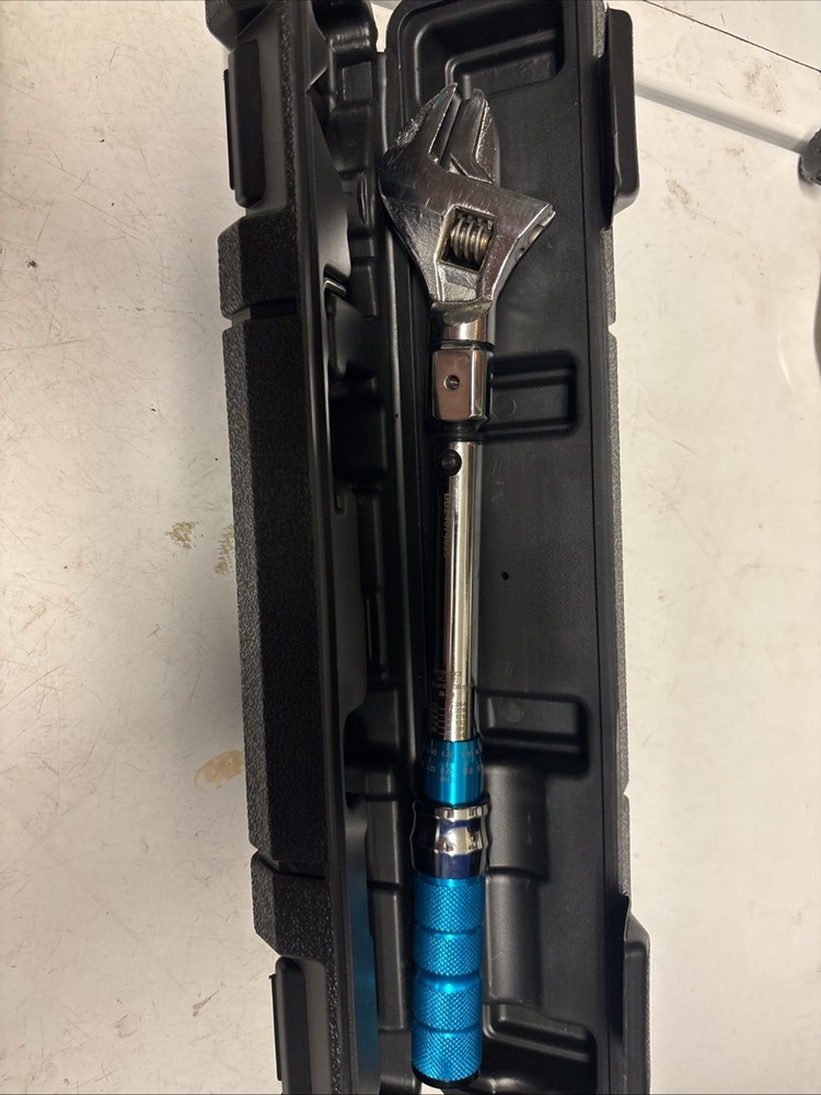 Torque Wrench. Adjustable
