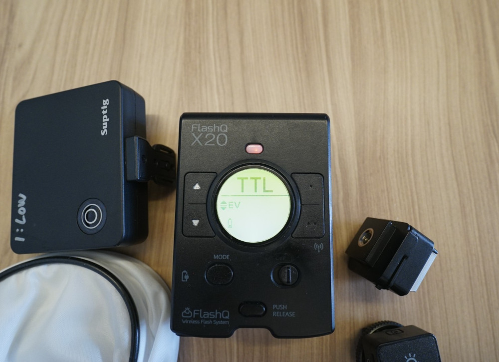 LightPix FlashQ x20 w/ Transmitter for Sony, 1 x Receiver, LED light, Diffuser