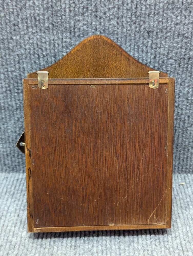 Kings Head Pub & Lodging Mini Dart Board/Chess Set Used Great Condition