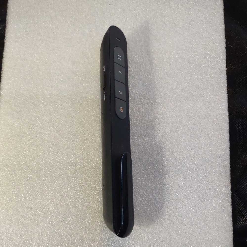 Wireless Presenter Pointer PowerPoint Clicker, RF 2.4GHz Mouse Volume