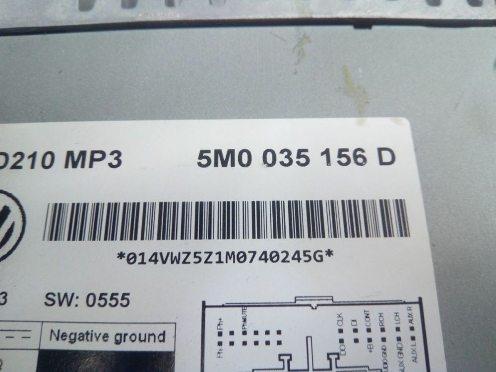 Radio/CD Combined Change * CODE Not Present. Compatible with VW POLO V (6C1)