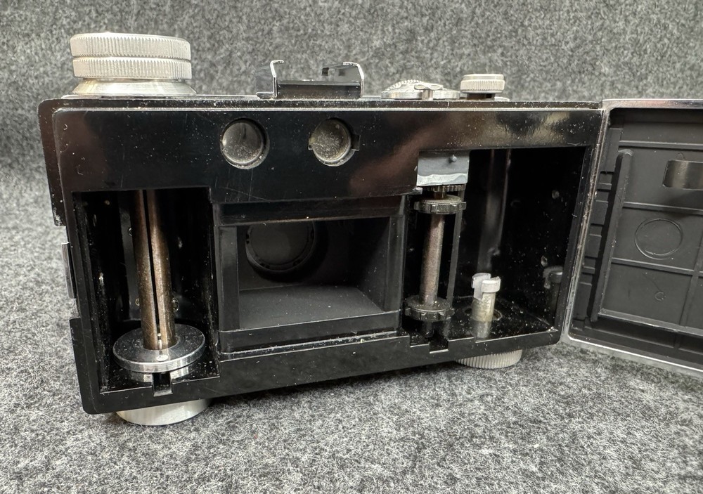 Vintage ARGUS C3 "The Brick" Rangefinder Camera ~ Untested