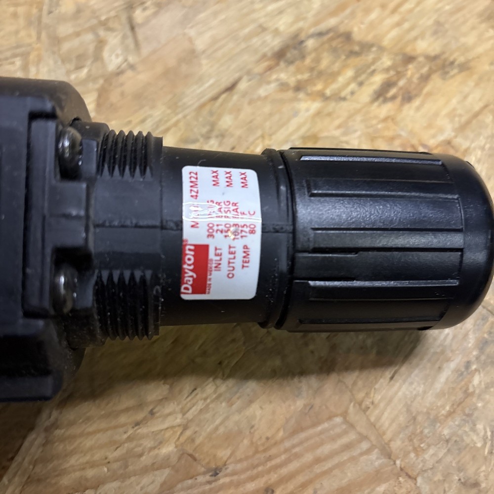 Dayton 4ZM22 1/2" Filter Regulator New Open Box