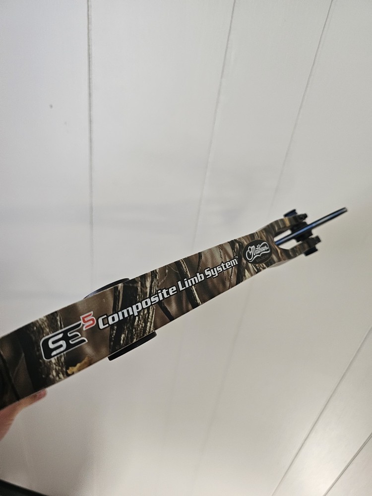 Mathews Z2 Compound Bow