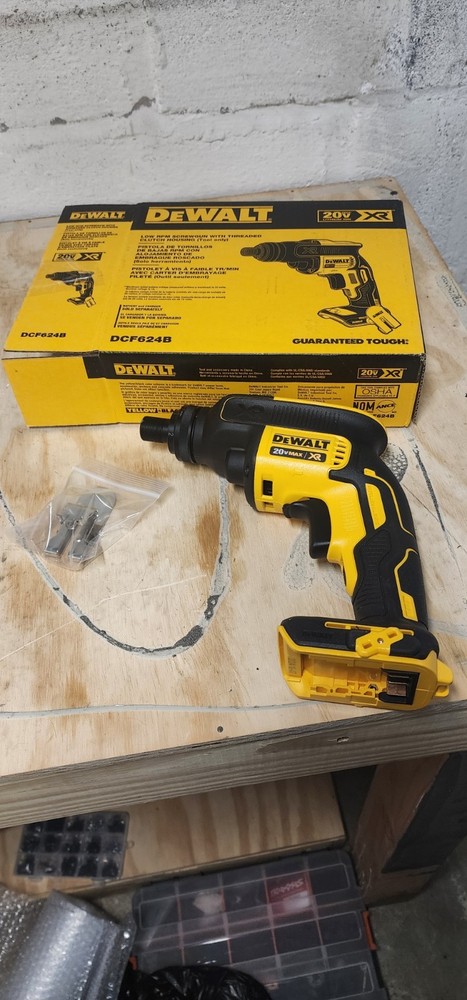 DEWALT DCF624B Screw Gun - Black/Yellow
