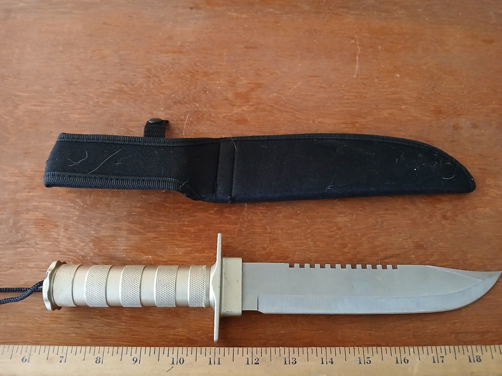 Survival Knife with Survival Kit in Handle - NOS