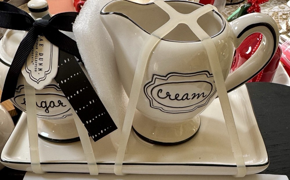Rae dunn cream And Sugar set