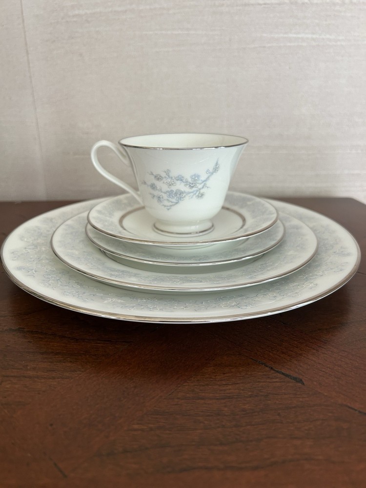 5 Piece Place Setting by Oxford Bone China, Twilight Dell Pattern, Lenox