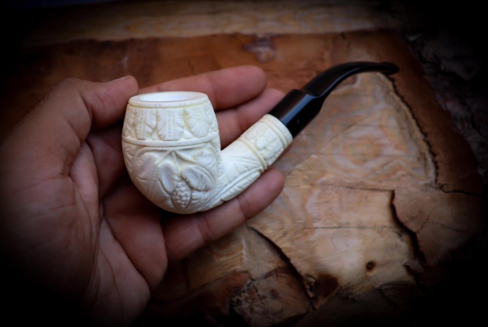 Half BentModel Grape Leaf Pattern Meerschaum Pipe With Leather Case-Astaş Meers.