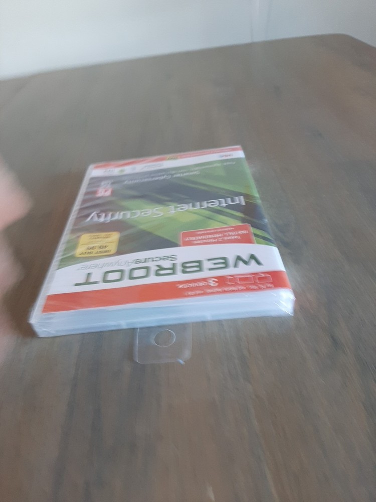 Webroot SecureAnywhere Internet Security - Full Version for Windows & Mac...