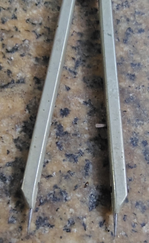 🗽VINTAGE DIVIDER 8"