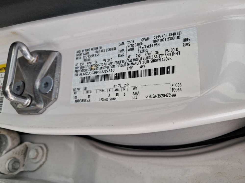 MKC 2016 Glove Box 4815802
