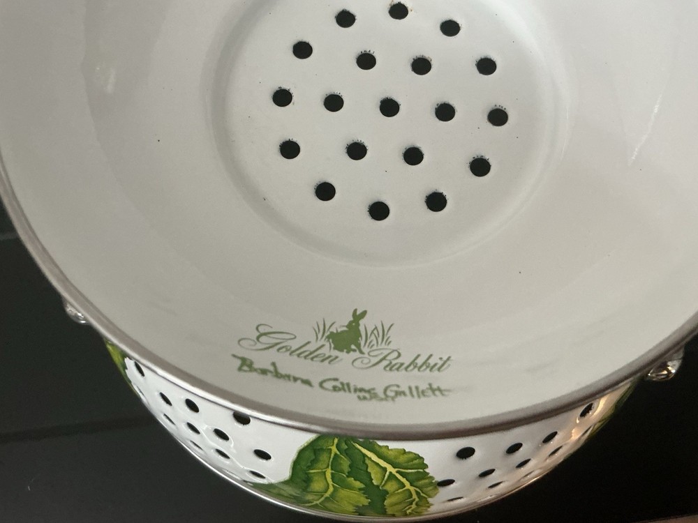 Golden Rabbit Enamelware 3 Quart Colander Green Lettuce