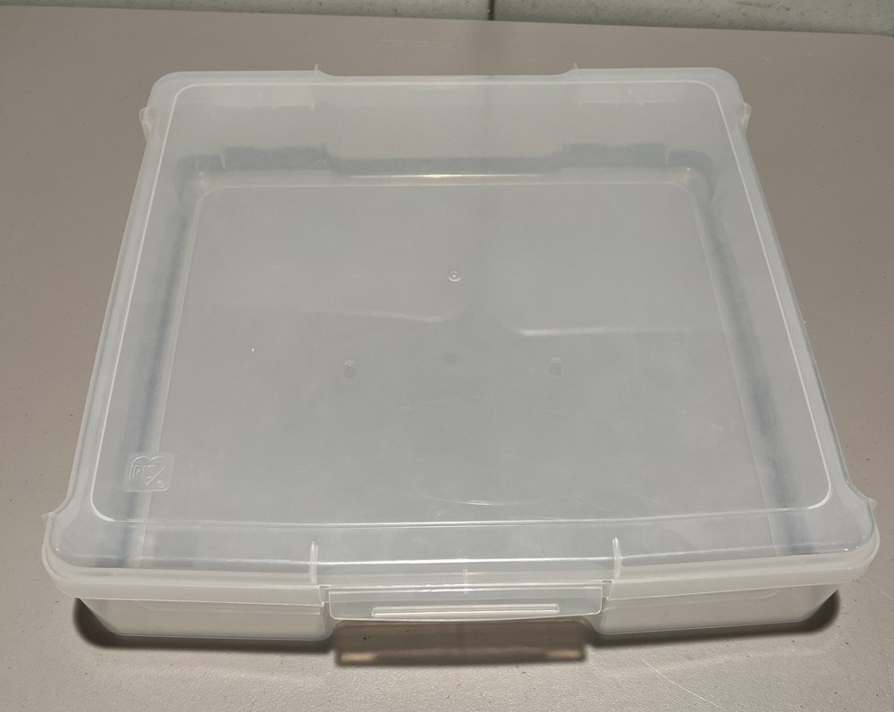 IRIS CLEAR Scrapbook storage container for  12”x12” paper