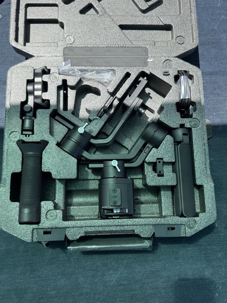 DJI Ronin-SC Gimbal Stabilizer 3-Axis, Handheld, Essentials Kit