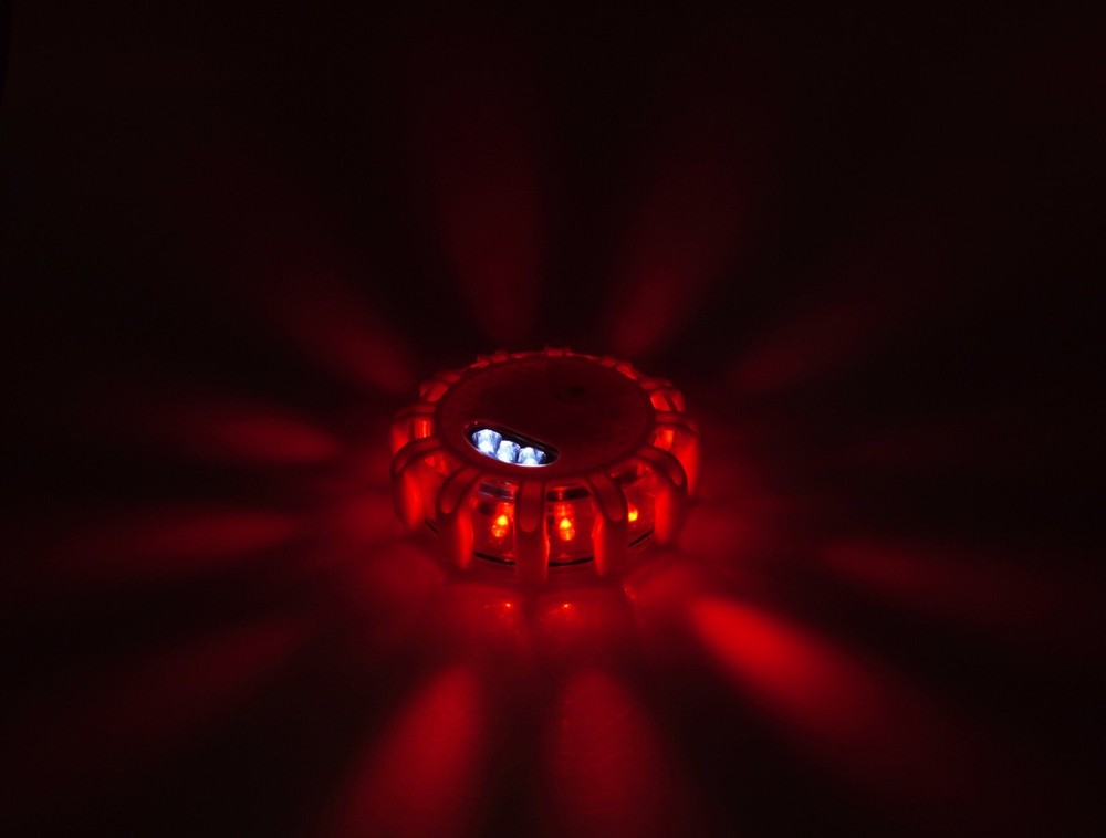 Emergency LED Glow Warning Light Lamp Multi Flash Modes Battery Powered Magnetic