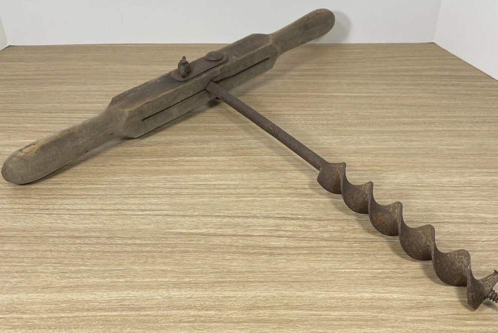 Vintage Carpenter’s Hand Drill Rustic Primitive Farm & Barn