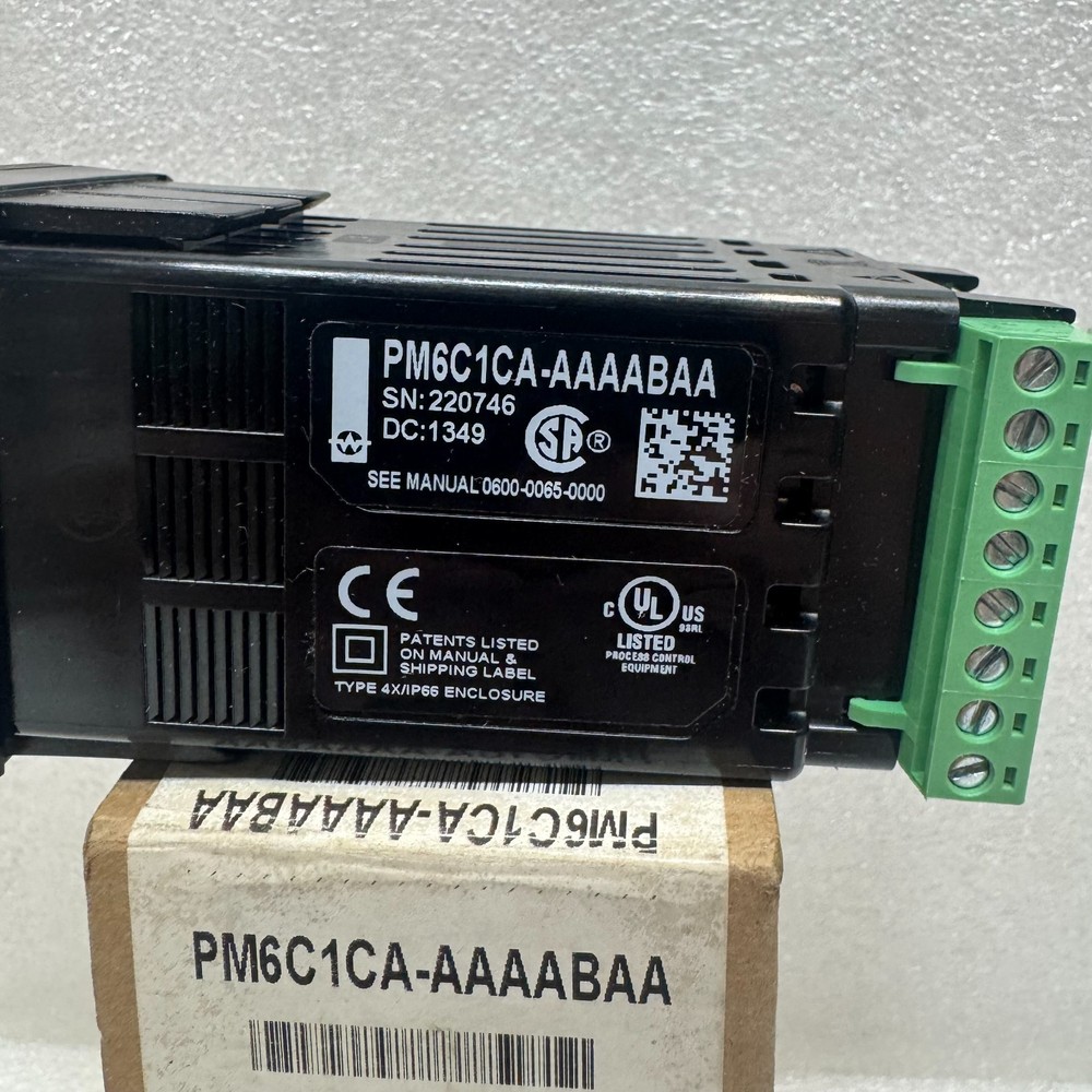 WATLOW PMC1CA-AAAABAA Temperature Controller. V 100-240-(CA). 1/16 DIN. 10VA.